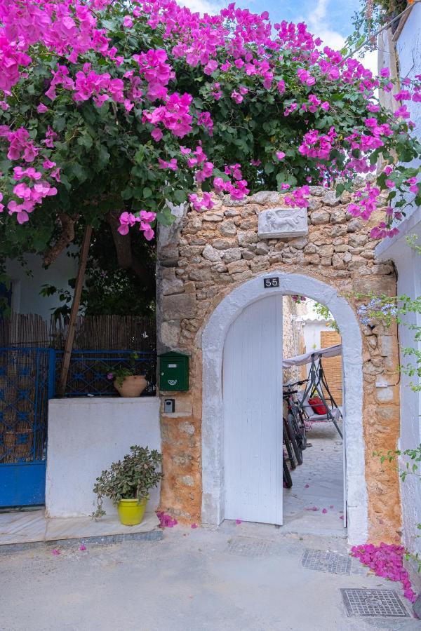 The Venetian Walls 'Central House With Private Courtyard - Charmy & Cheap' Heraklion  Exterior photo